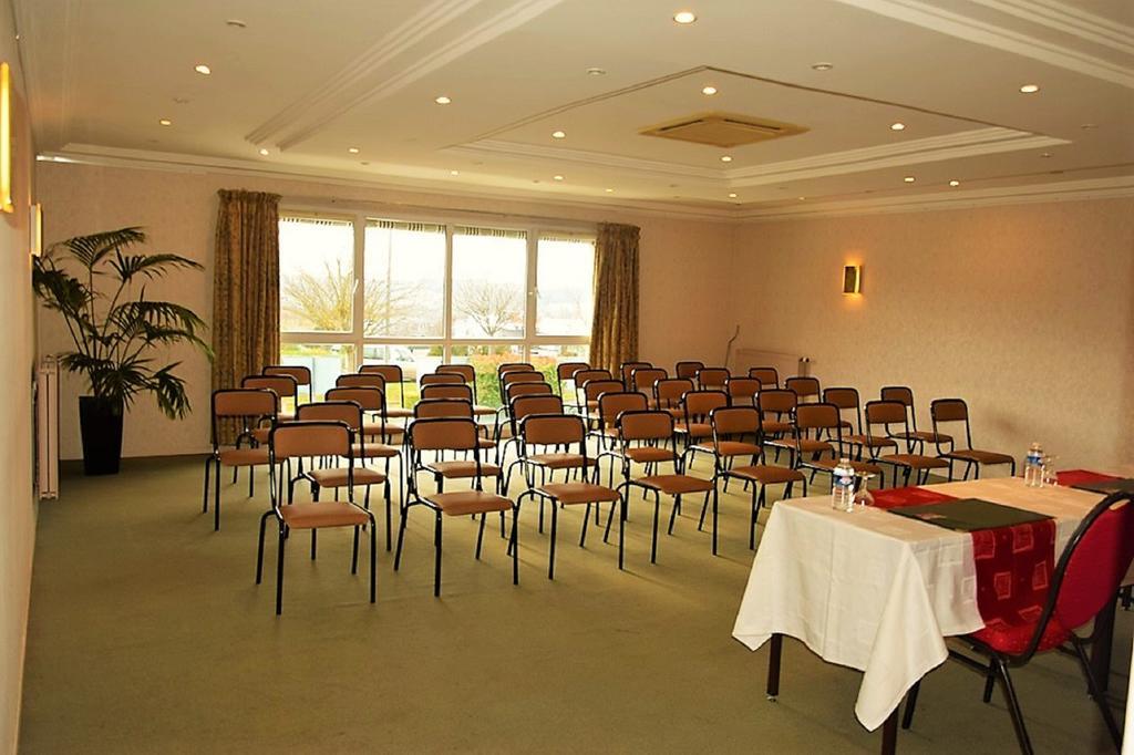 Hotel Altina Pacy-sur-Eure Eksteriør billede