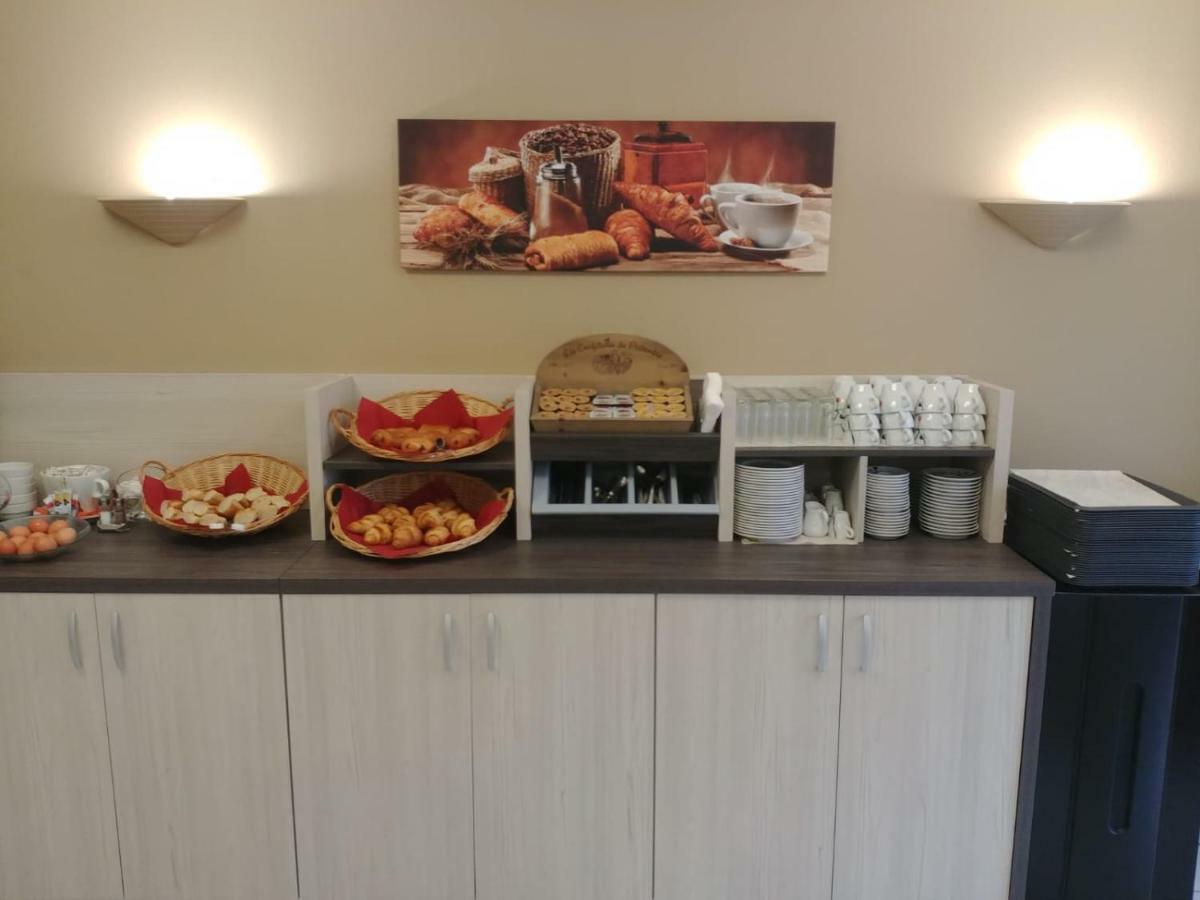 Hotel Altina Pacy-sur-Eure Eksteriør billede